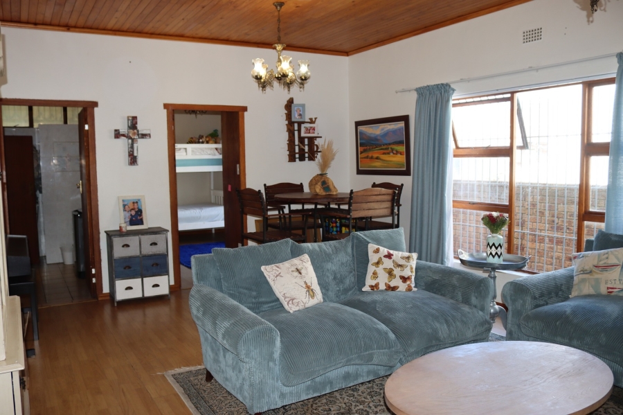 6 Bedroom Property for Sale in Kleinmond Western Cape